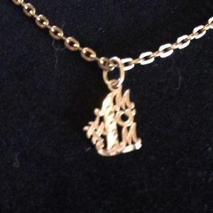 14k Gold #1 MOM Pendant With Chain